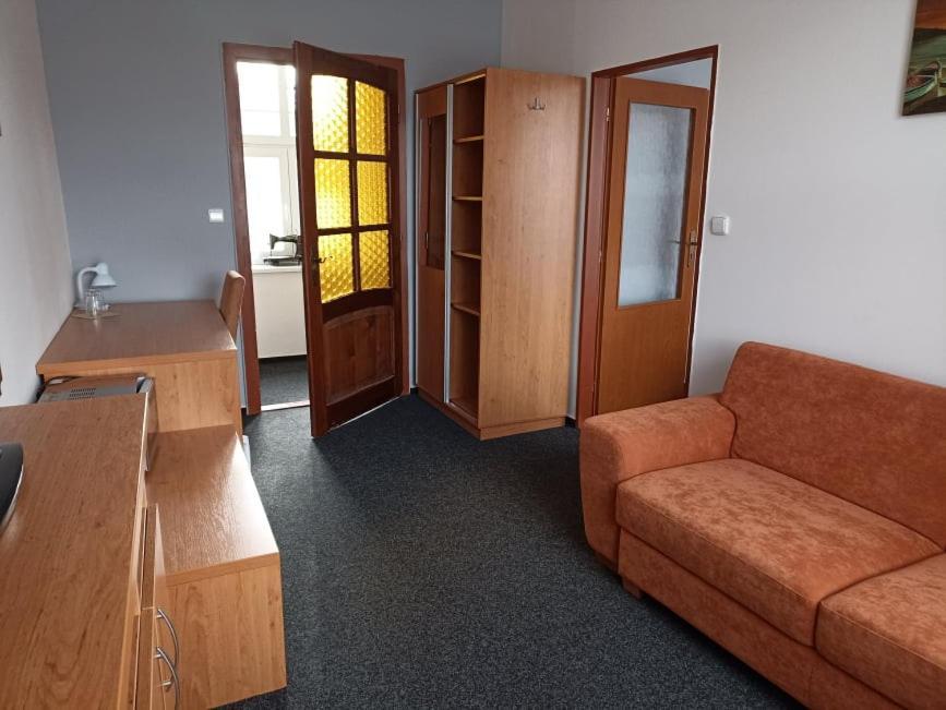 Penzion A Restaurace Belecky Mlyn Pteni Luaran gambar