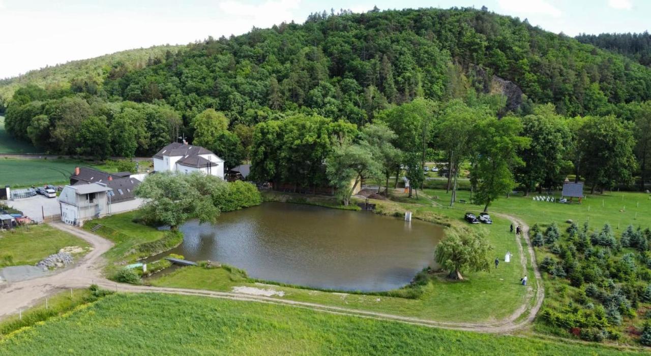 Penzion A Restaurace Belecky Mlyn Pteni Luaran gambar